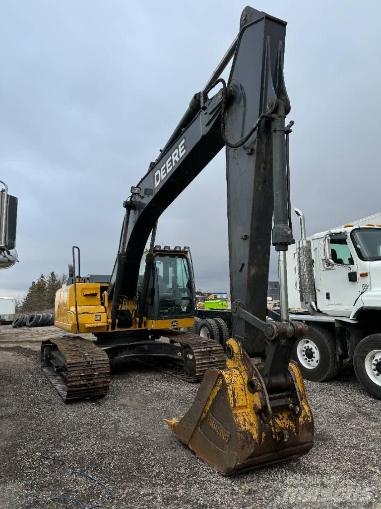 DEERE 210G LC Beltegraver