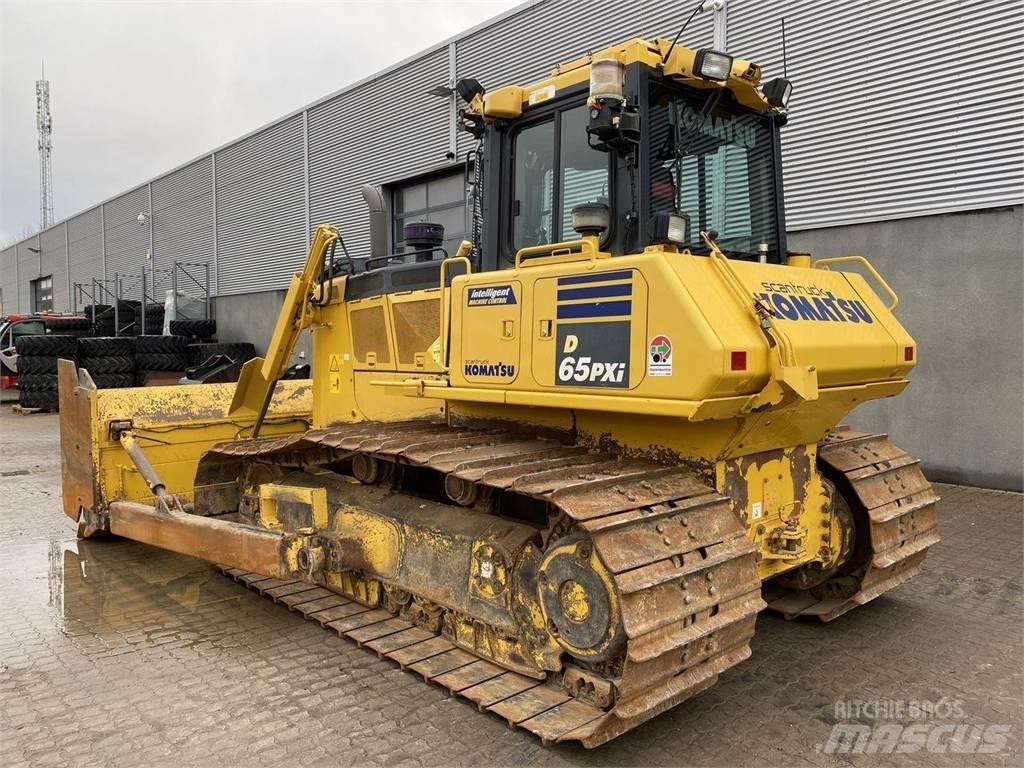 Komatsu D65PXI-18 Dozere Beltegående