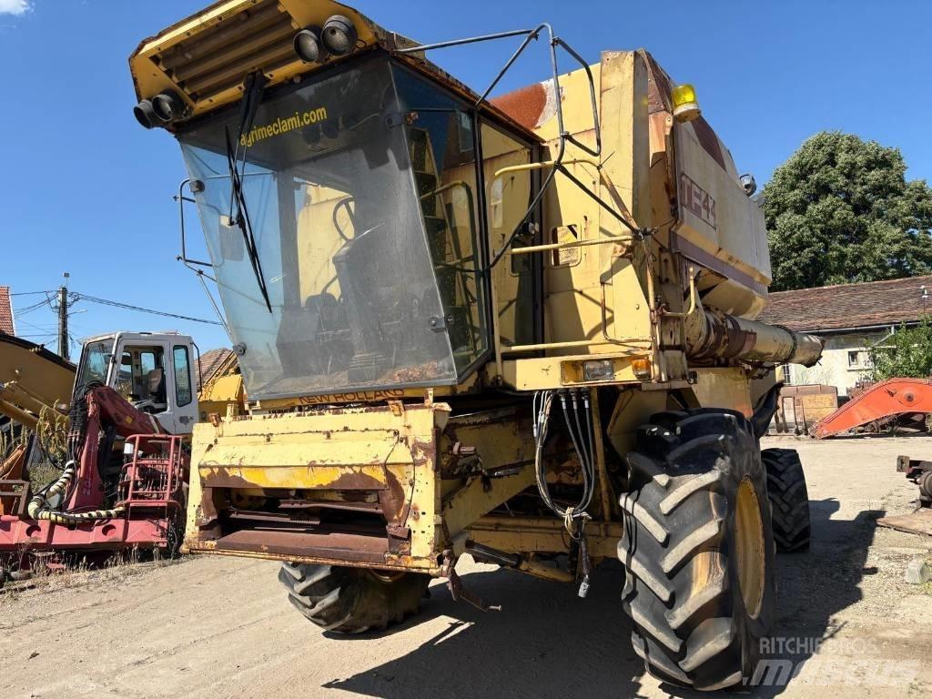 New Holland TF 42 Skurtreskere