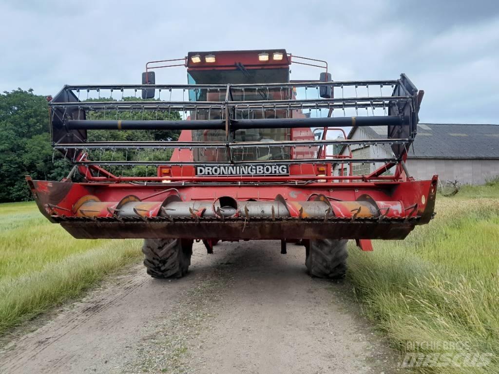 Dronningborg D 7500 Skurtreskere