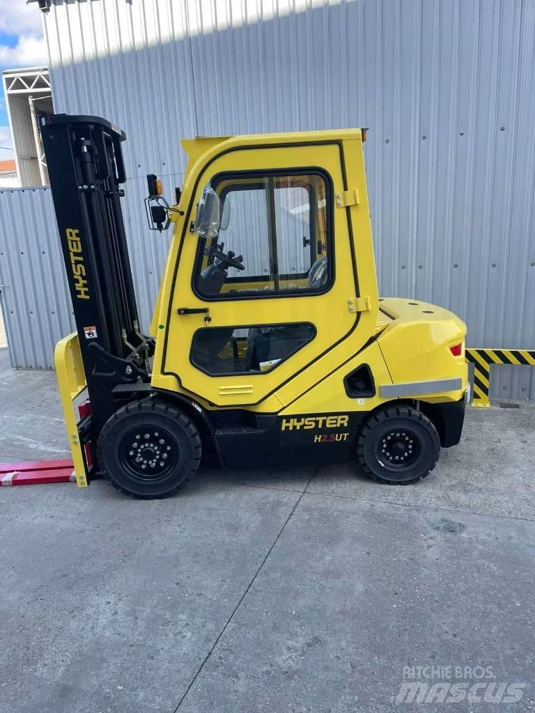 Hyster H2.5UT Diesel Trucker