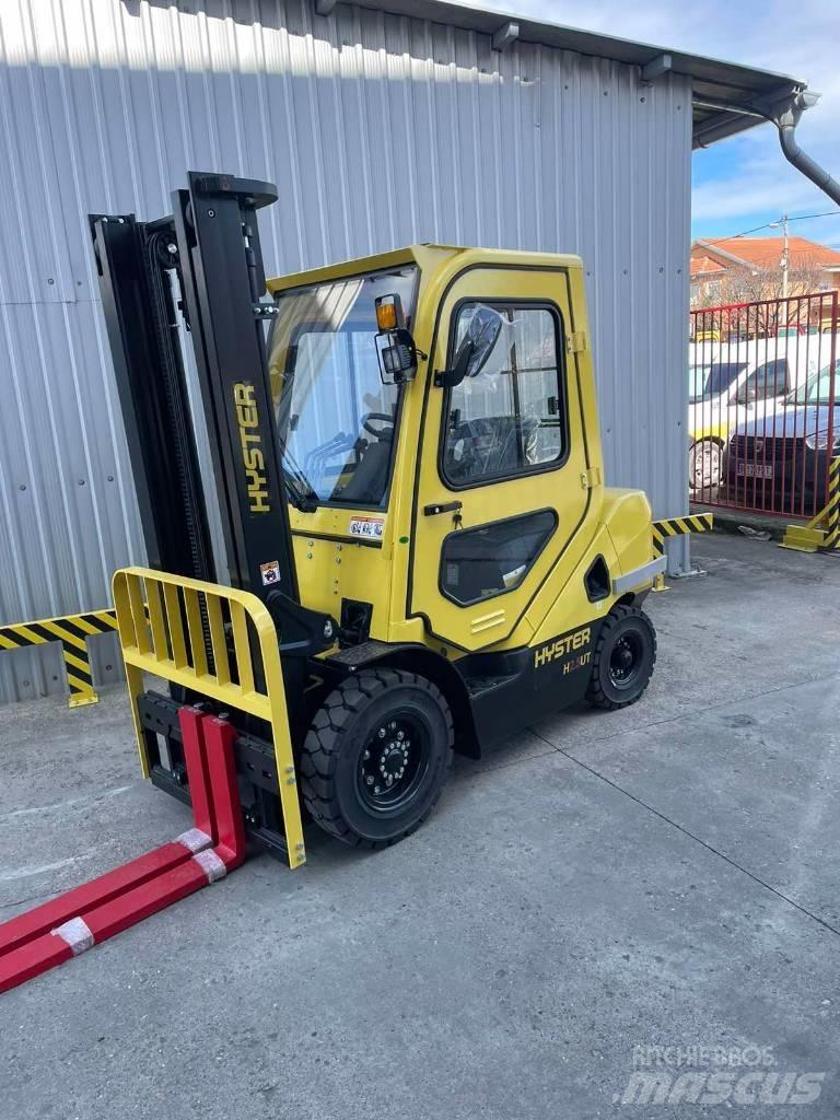 Hyster H2.5UT Diesel Trucker