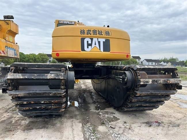 CAT 320 C Amfibiske Gravemaskiner