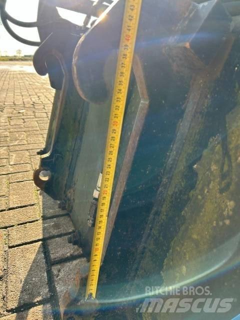 JCB Pelikan bak Skuffer