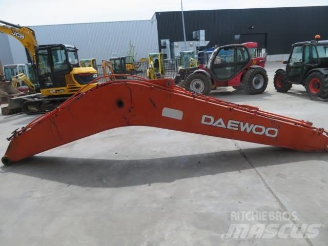 Daewoo DX 225 LC Chassis og understell