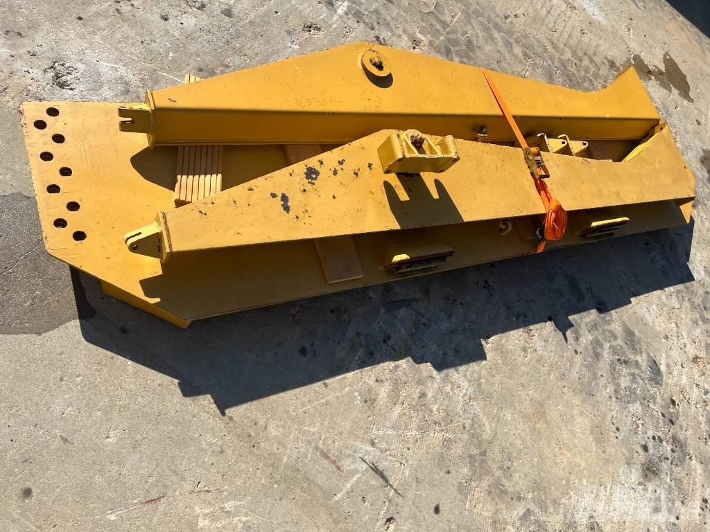 CAT 735 Baklemmer