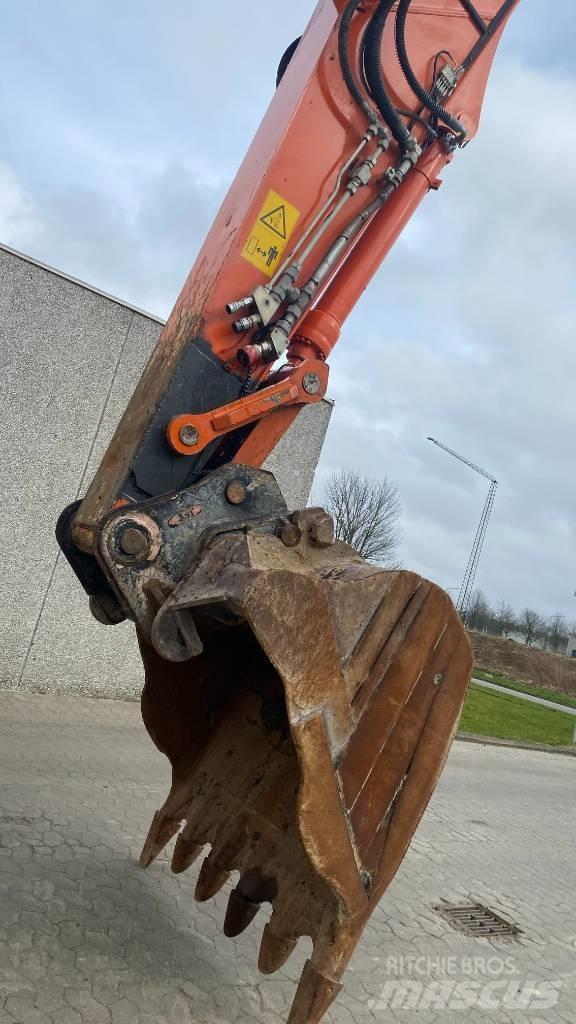 Hitachi ZX 300 LC-6 Beltegraver