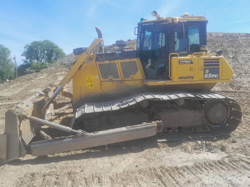 Komatsu D65PXi-18 Dozere Beltegående
