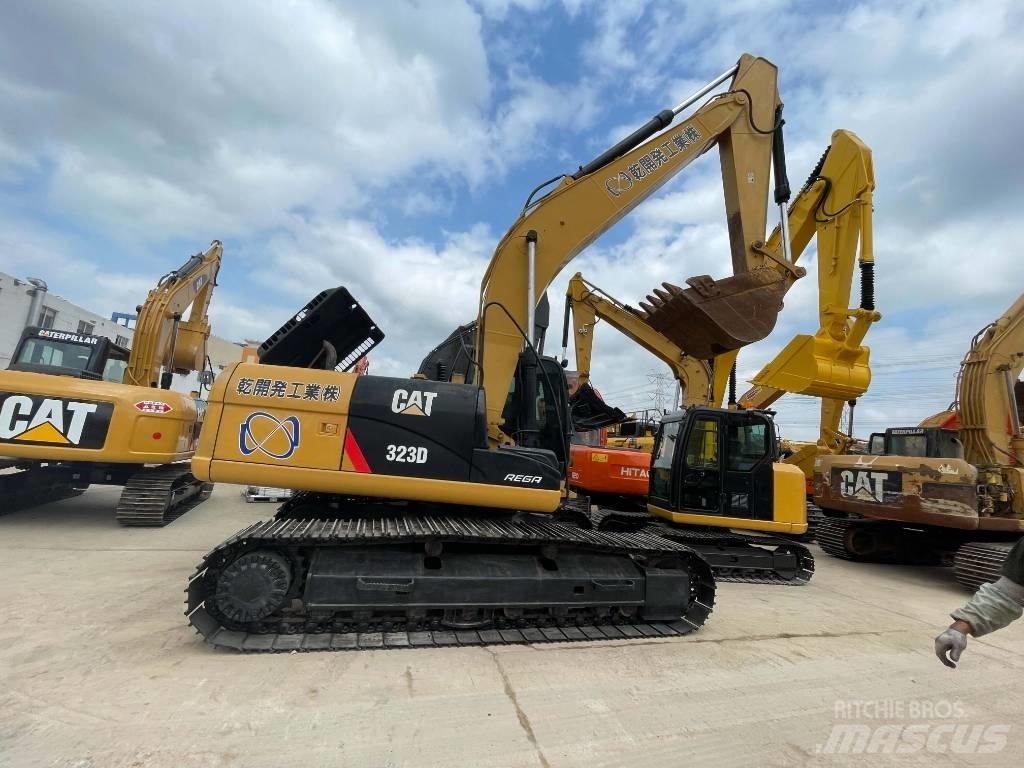CAT 323 D Beltegraver