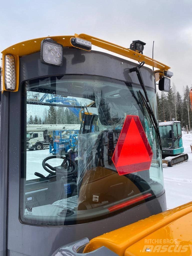 LM Trac 587 Redskapsbærere