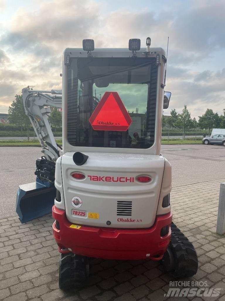 Takeuchi TB 225 Minigravere <7t