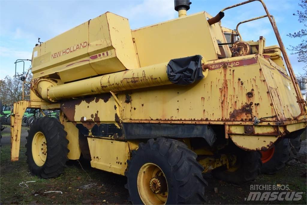 New Holland TF 44 Skurtreskere