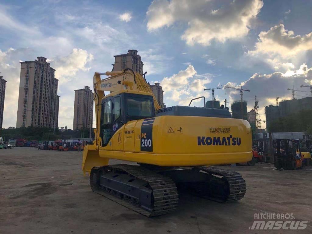 Komatsu PC 200-7 Beltegraver