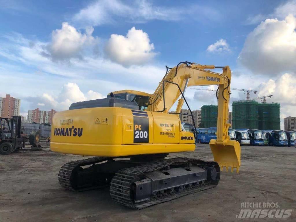 Komatsu PC 200-7 Beltegraver