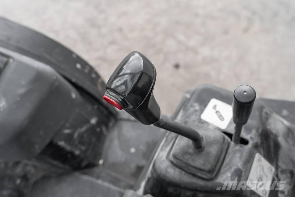 Manitou MC 30-4 Diesel Trucker