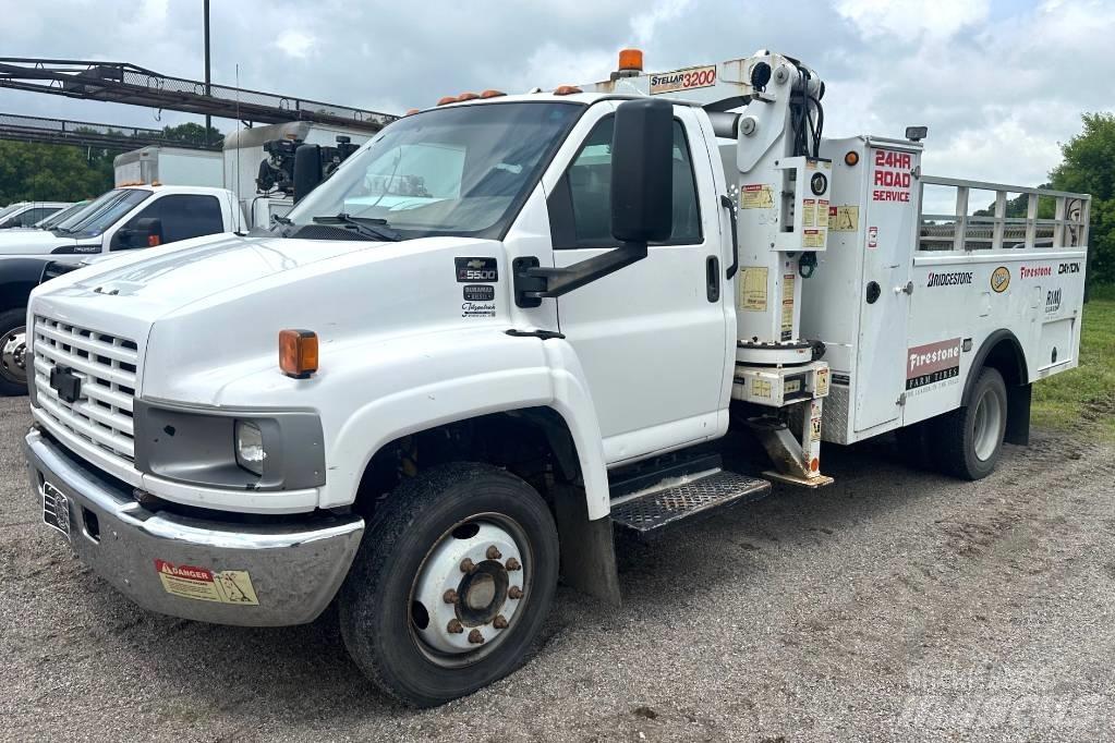 Chevrolet C5500 Beltegående Kran
