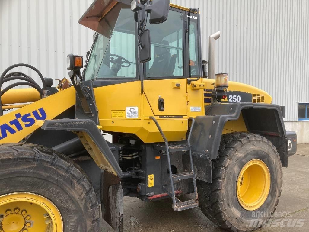 Komatsu WA 250 Hjullastere