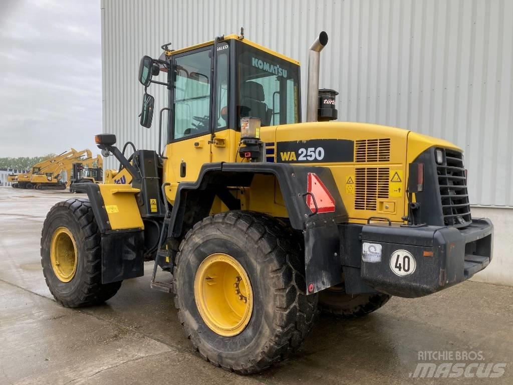 Komatsu WA 250 Hjullastere