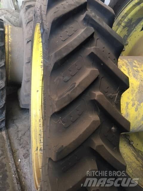 John Deere 6820 Dekk, hjul og felger
