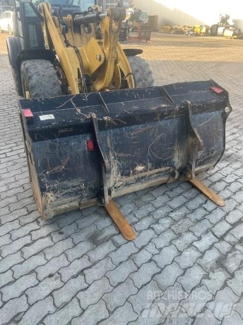 CAT 906 Hjullastere