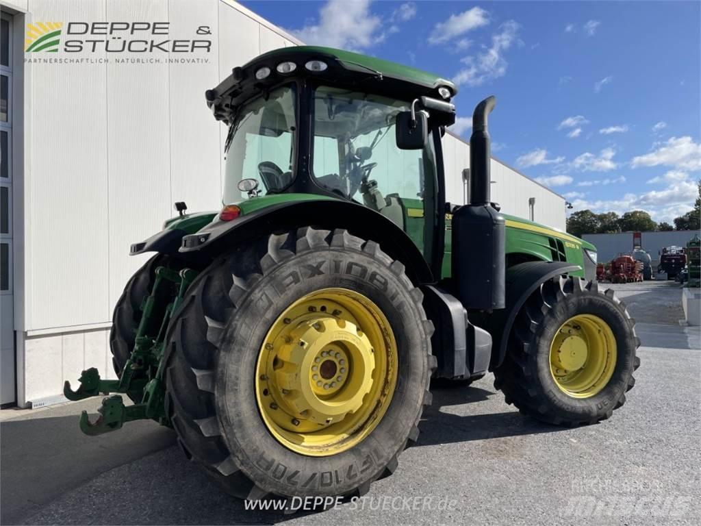 John Deere 8335R Traktorer