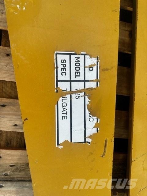 CAT 725 TAIL GATE Rammestyrte Dumpere