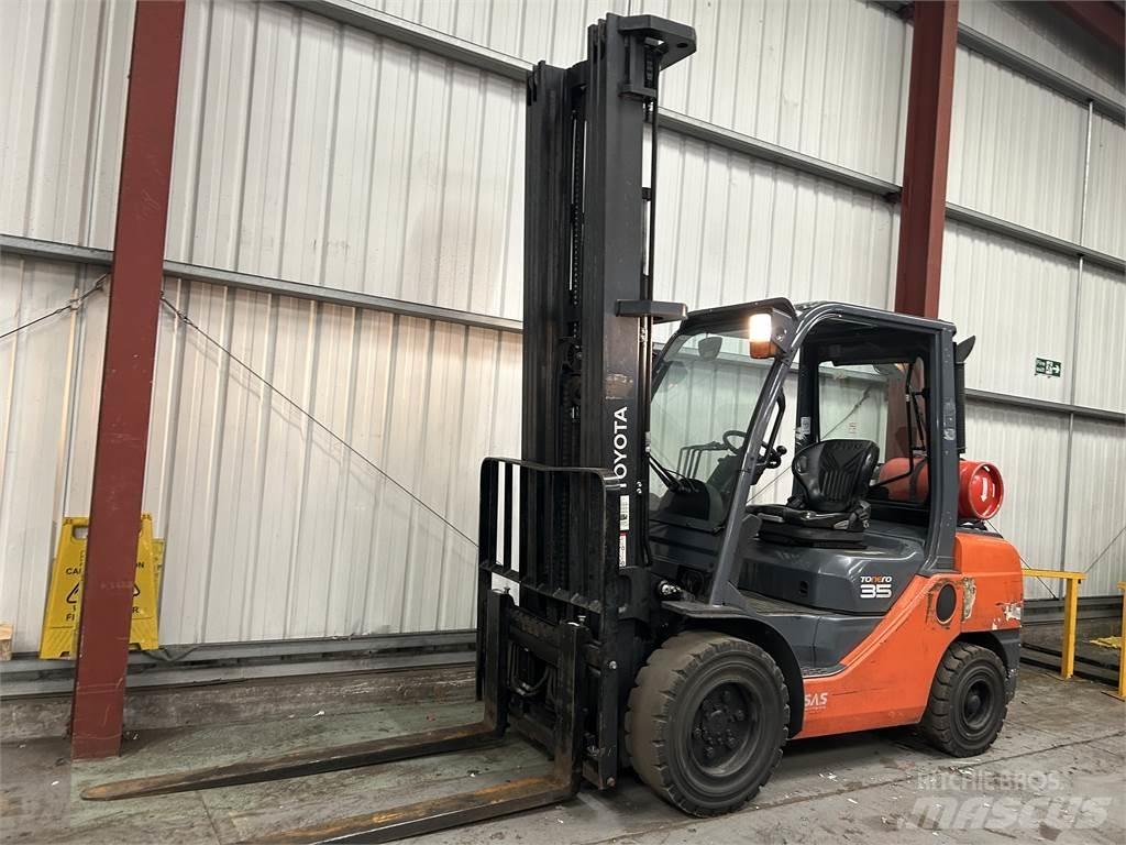 Toyota 02-8FGJF35 Propan trucker