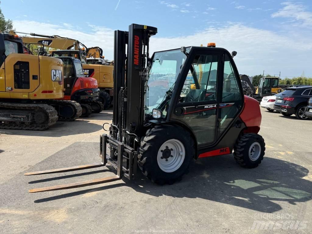 Manitou MC 25 Terrenggående gaffeltruck
