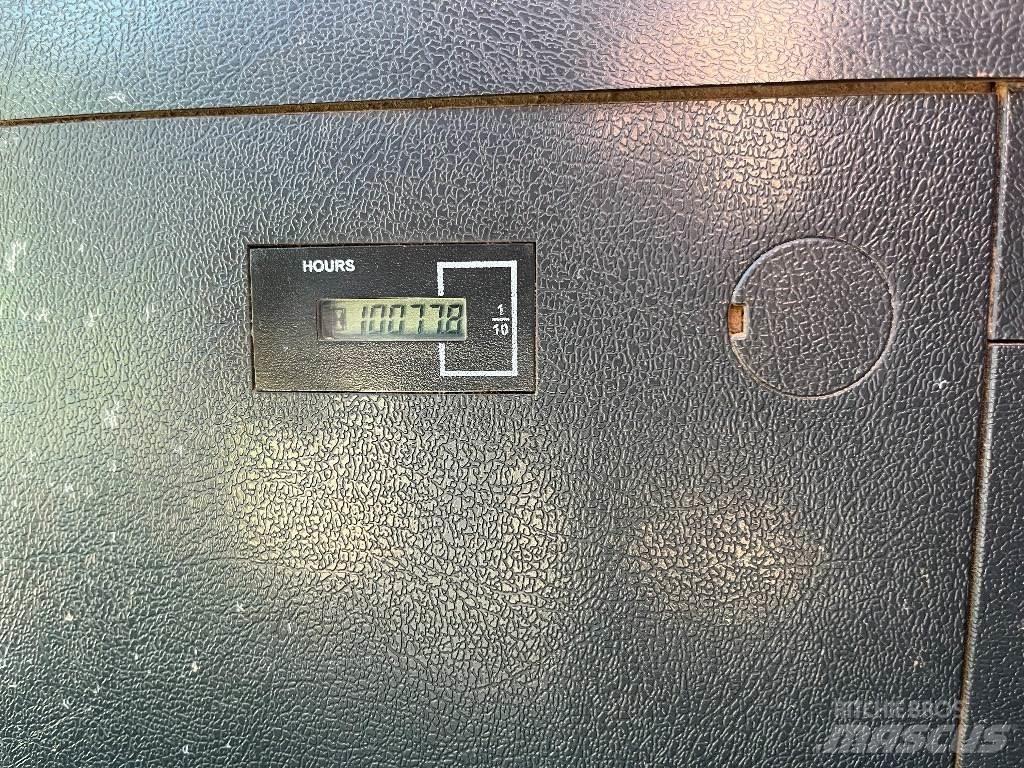 Hyundai HX 180 L Beltegraver