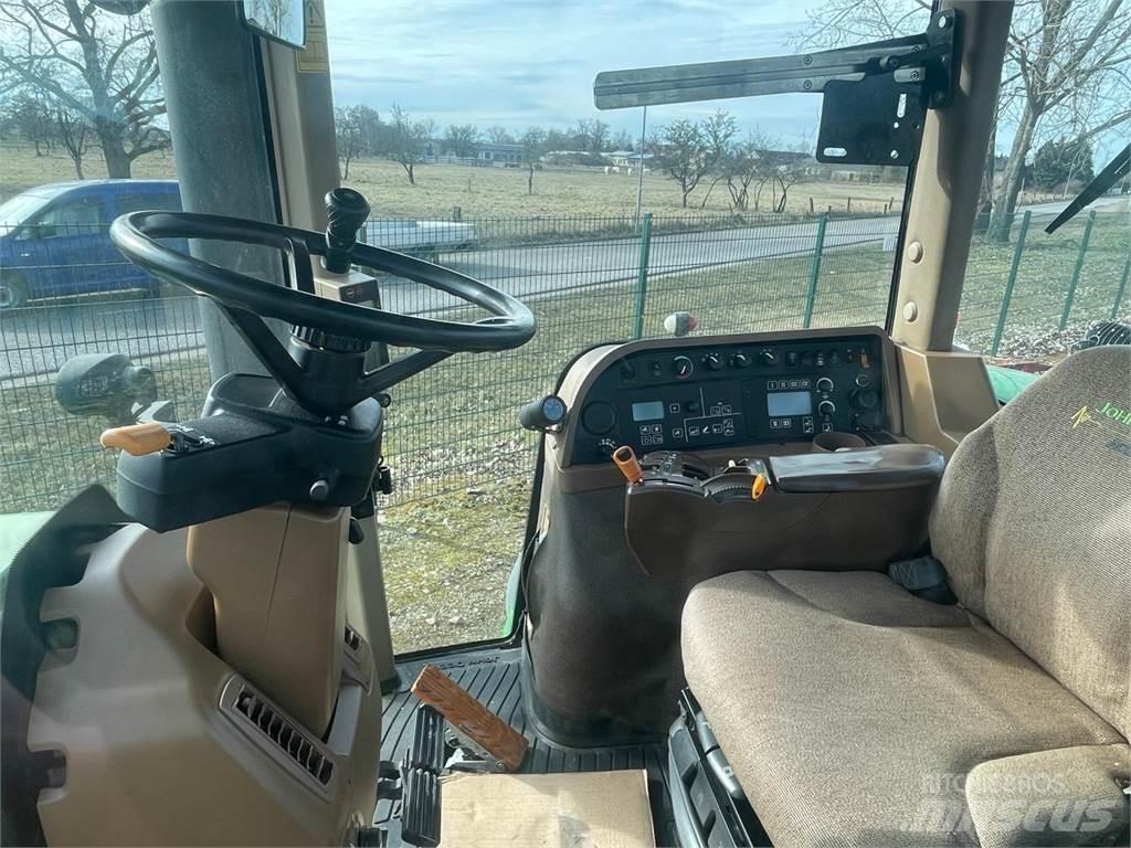 John Deere 8330 Traktorer