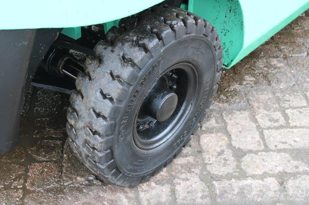 Mitsubishi DFD25NT Diesel Trucker