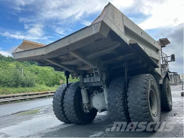 Komatsu HD605-7 Tipptrucker