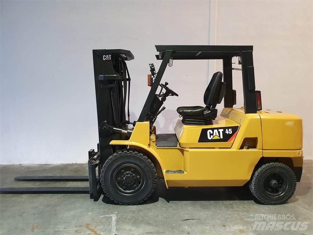 CAT DP45K2 MC Diesel Trucker