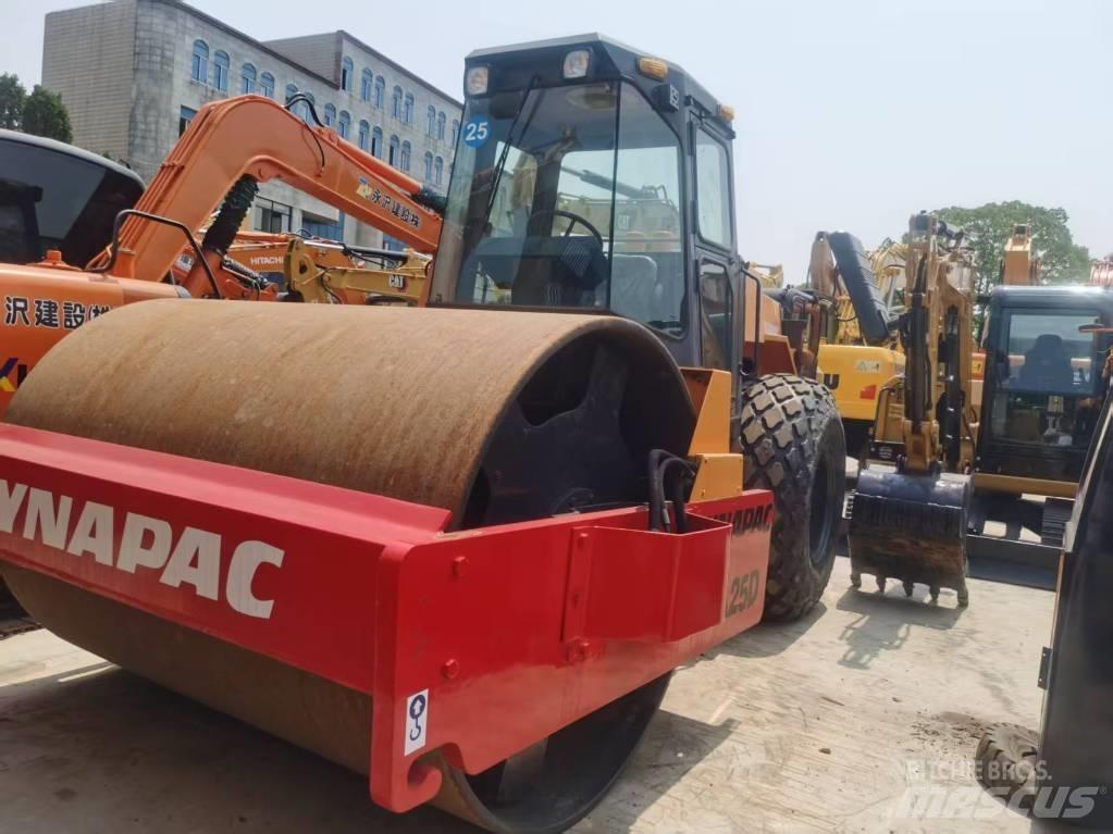 Dynapac ca25d Valsetog