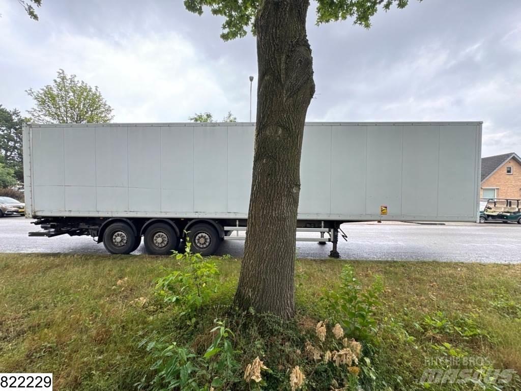 Samro gesloten bak Lettisolert skaptrailer