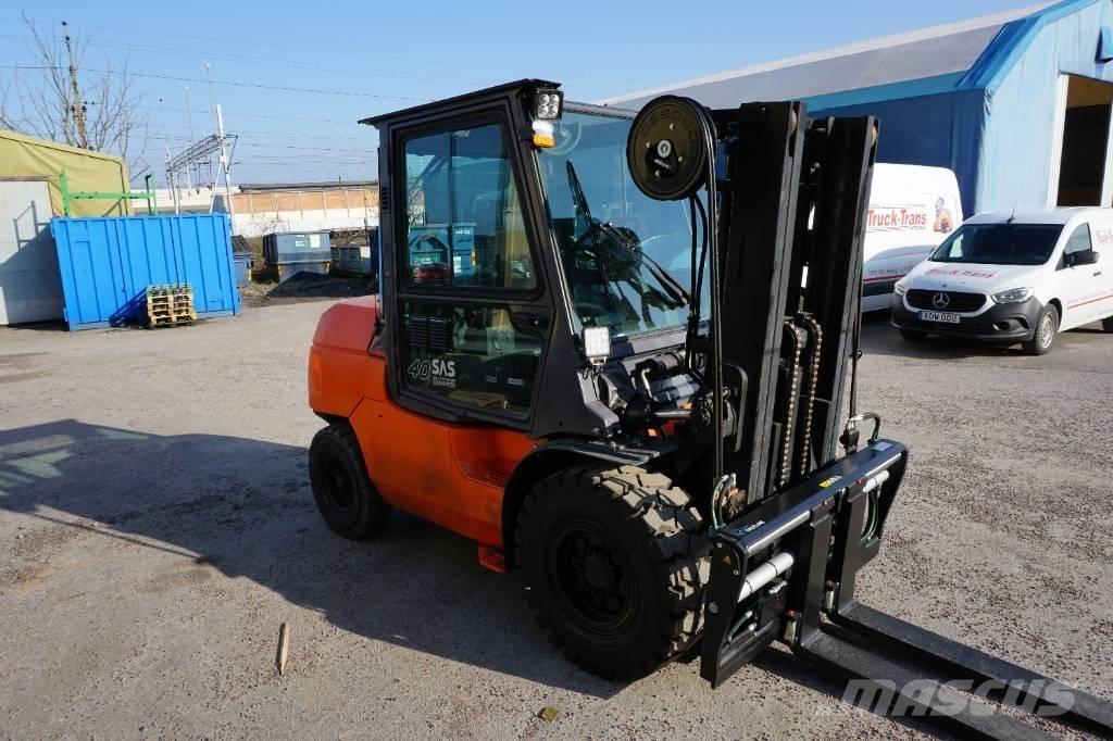 Toyota 42-7FD40 Diesel Trucker