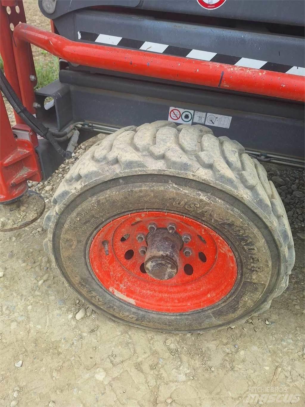 SkyJack 8841RT Sakselifter