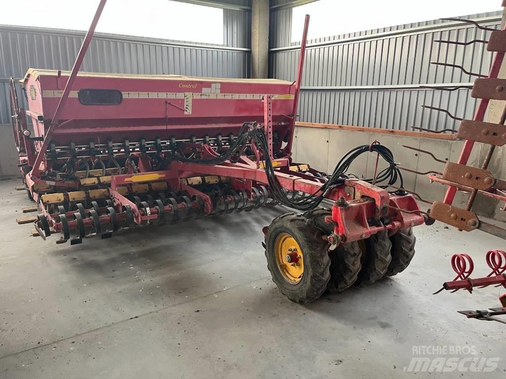 Väderstad Rapid400C Kombinerte såmaskiner