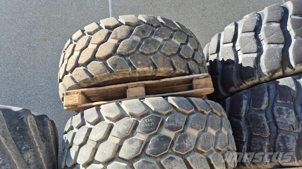 Bridgestone 23.5R25 Dekk, hjul og felger