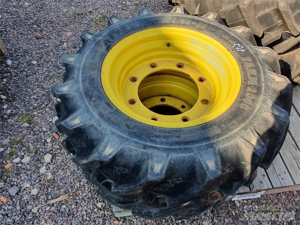 BKT 250/80-16 x2 Dekk, hjul og felger
