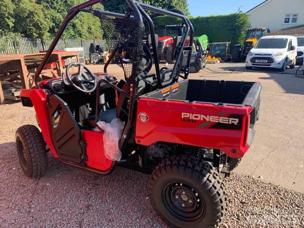 Honda Pioneer 520 Redskapsbærere