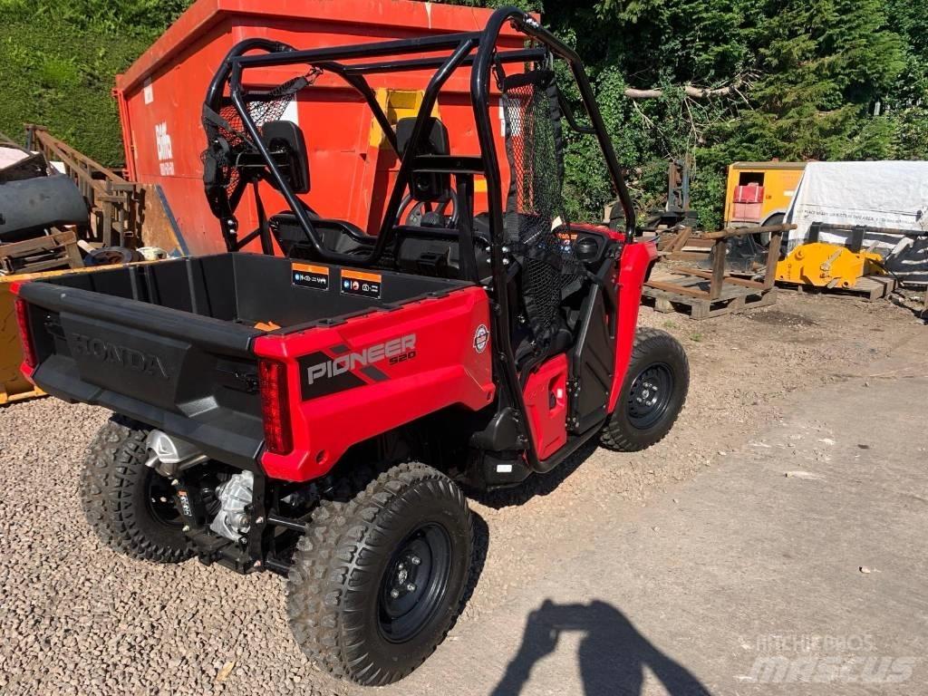 Honda Pioneer 520 Redskapsbærere