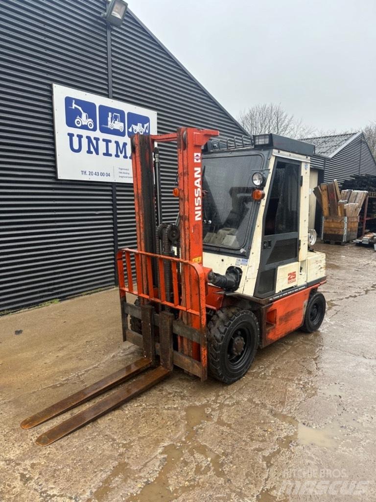 Nissan FG25 Propan trucker