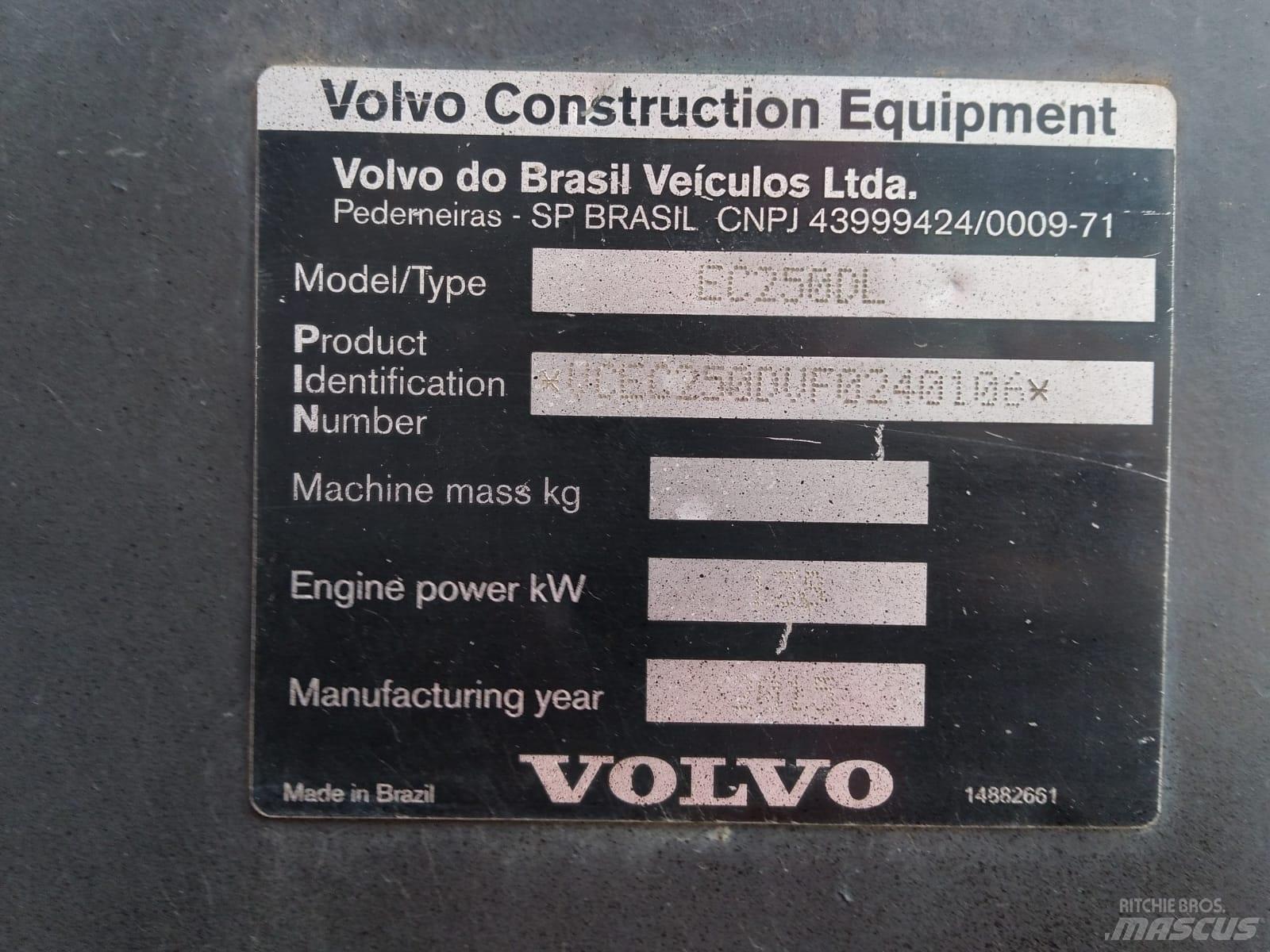 Volvo EC 250 D L Beltegraver