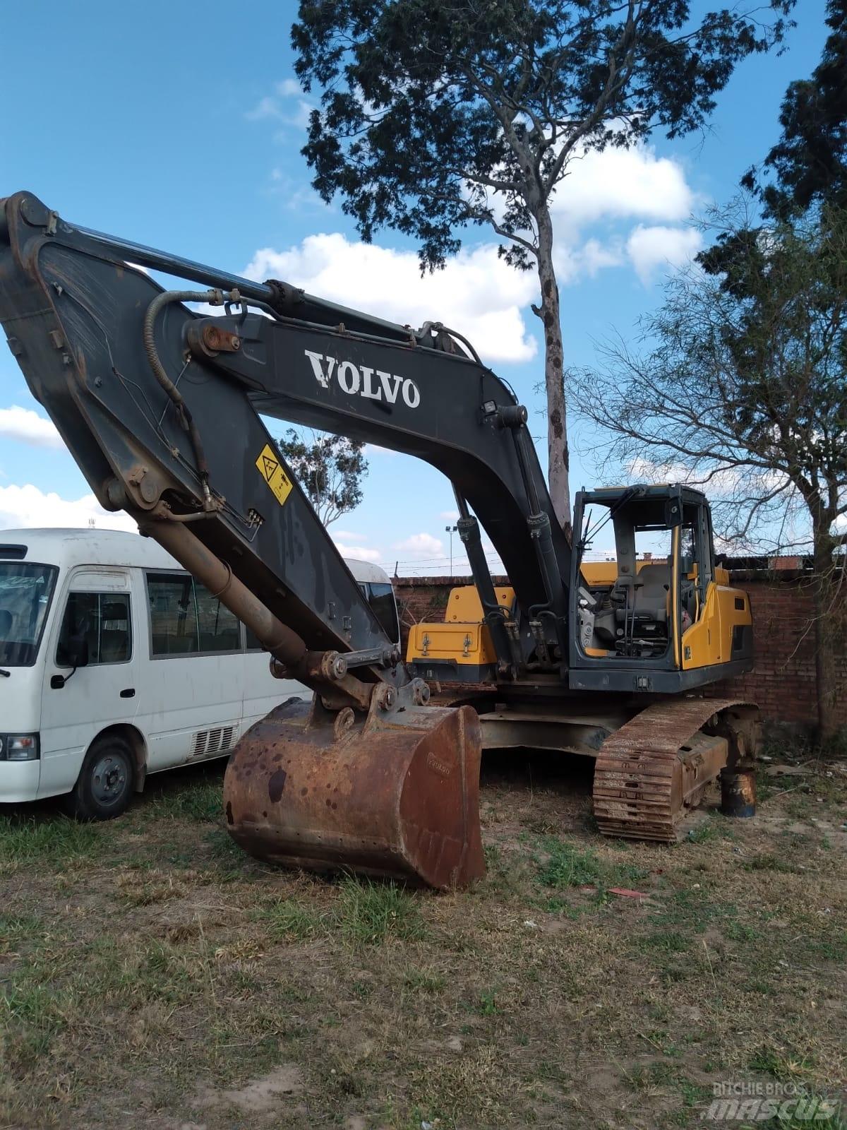 Volvo EC 250 D L Beltegraver