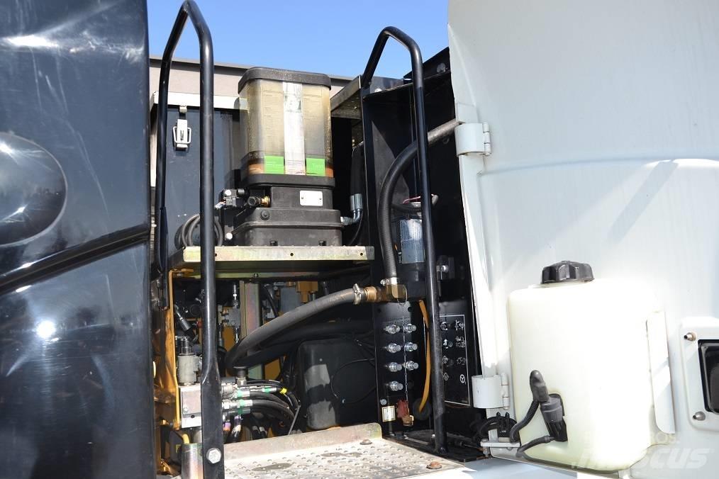 CAT M 313 D Hjulgravere