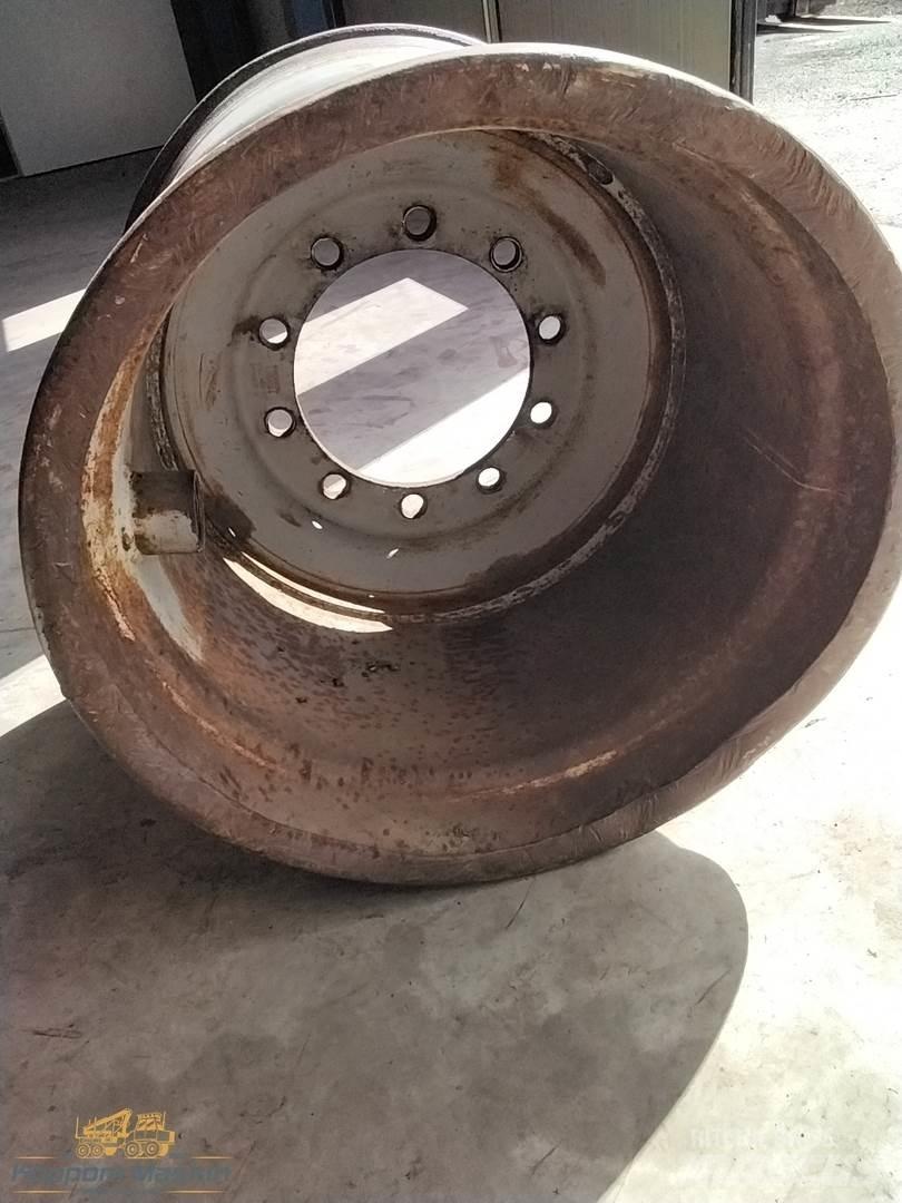 Valmet 890 24x26,5 Dekk, hjul og felger