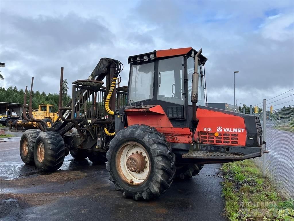 Valmet 836 Lassbærere