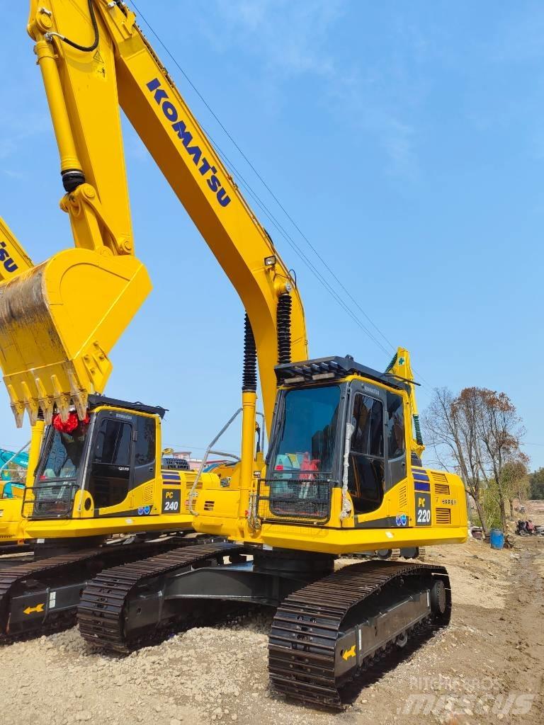 Komatsu PC 220 Beltegraver