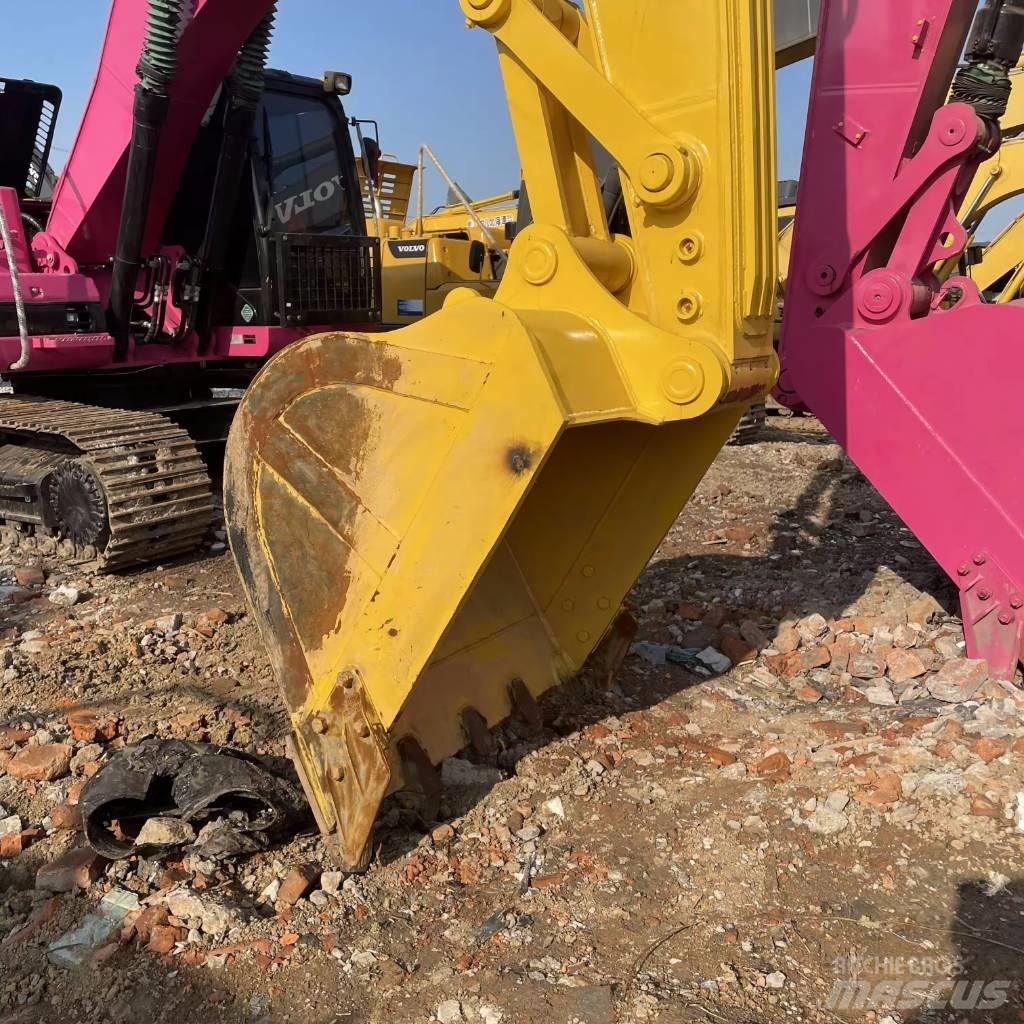 Komatsu PC 240 Beltegraver